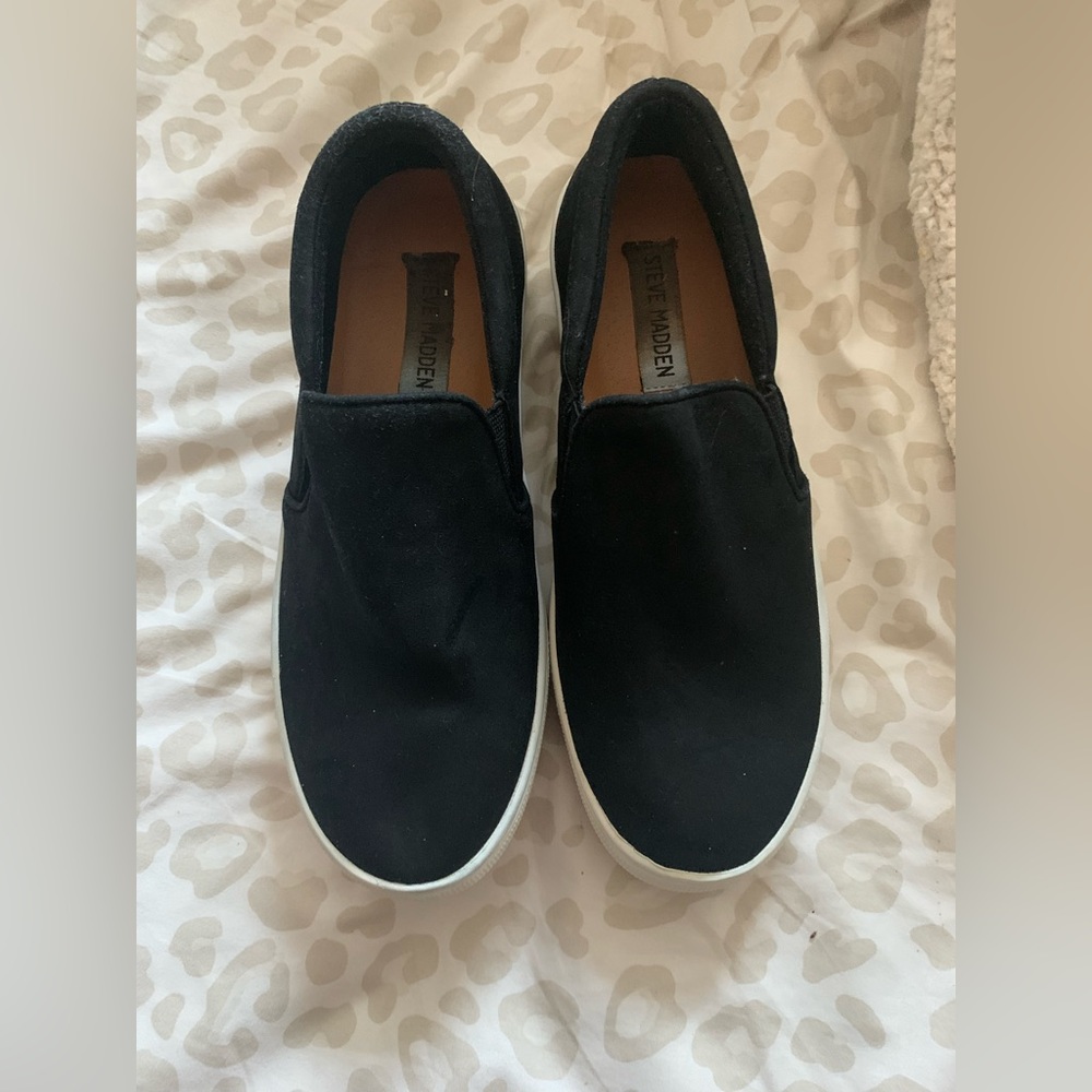 STEVE MADDEN BLACK SLIDE ON SHOES
